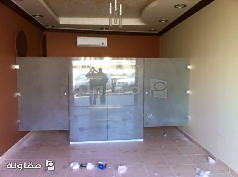 من أعمال زجاج سكريت والمرايا وجميع أعمال الزجاج والألمنيوم