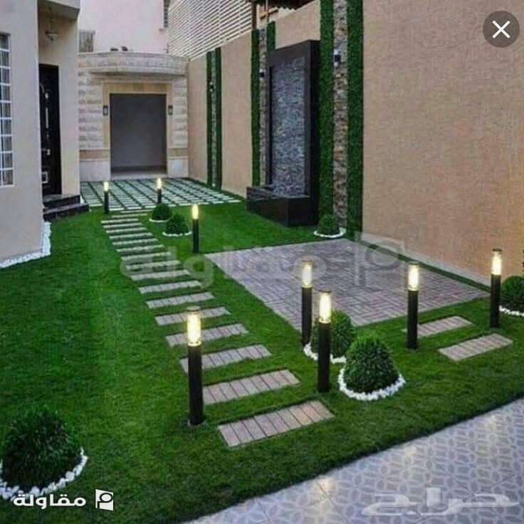<p>عشب صناعي</p>