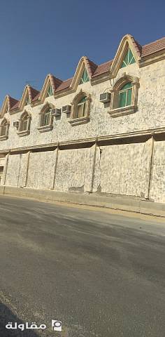 من أعمال ترميم منازل بناء ملاحق تركيب عوازل اسطح اصباغ داخلي خارجي